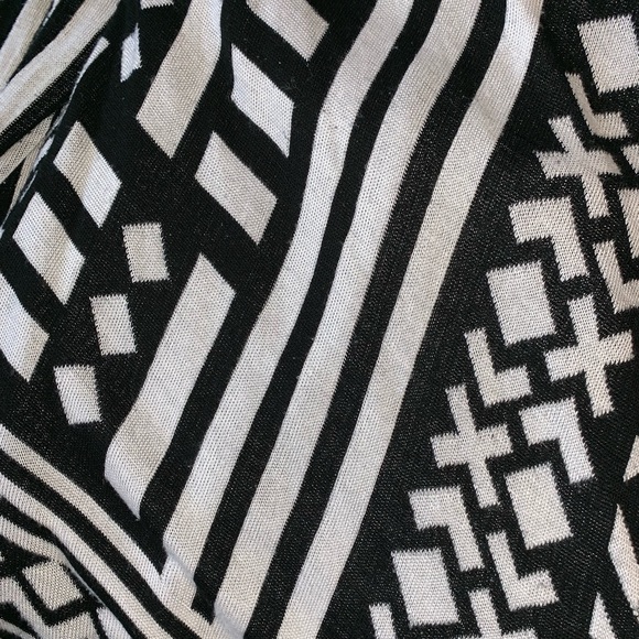 Black and White Tribal Print Cardigan - Picture 3 of 4